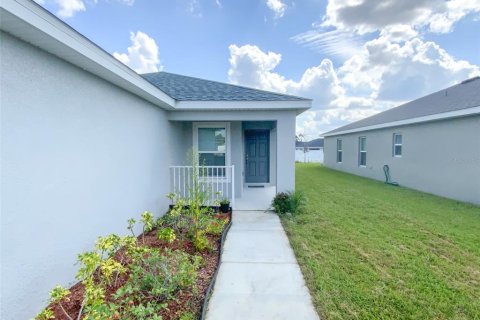Casa en venta en Zephyrhills, Florida, 3 dormitorios, 138.7 m2 № 1919397 - foto 3