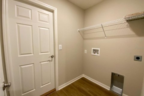 Casa en venta en Zephyrhills, Florida, 3 dormitorios, 138.7 m2 № 1919397 - foto 28