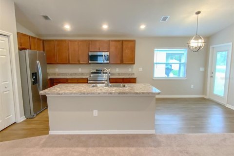 Casa en venta en Zephyrhills, Florida, 3 dormitorios, 138.7 m2 № 1919397 - foto 11
