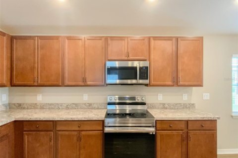 Casa en venta en Zephyrhills, Florida, 3 dormitorios, 138.7 m2 № 1919397 - foto 8