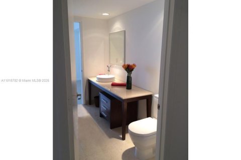 Copropriété à louer à Miami, Floride: 2 chambres, 121.98 m2 № 1770744 - photo 13