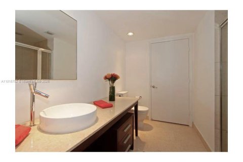 Copropriété à louer à Miami, Floride: 2 chambres, 121.98 m2 № 1770744 - photo 11