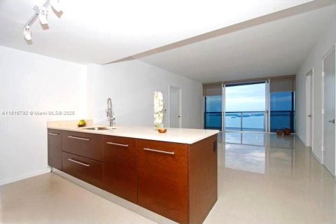 Copropriété à louer à Miami, Floride: 2 chambres, 121.98 m2 № 1770744 - photo 2