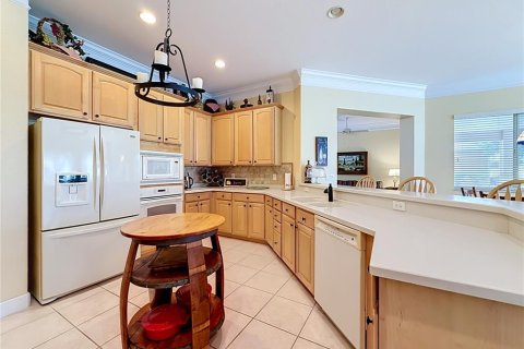 House in Summerfield, Florida 2 bedrooms, 227.24 sq.m. № 2197620 - photo 14