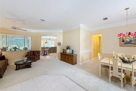 House in Summerfield, Florida 2 bedrooms, 227.24 sq.m. № 2197620 - photo 4