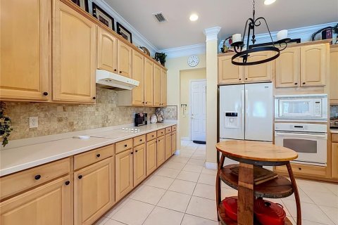 House in Summerfield, Florida 2 bedrooms, 227.24 sq.m. № 2197620 - photo 15