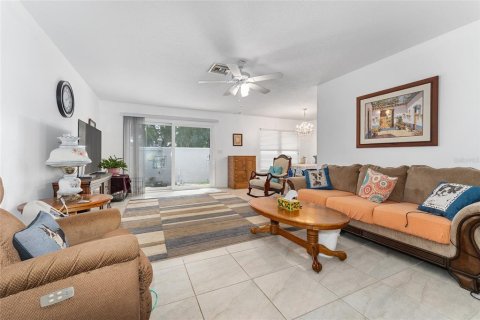 Casa en venta en Ocala, Florida, 2 dormitorios, 103.4 m2 № 1909095 - foto 4
