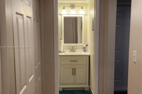 Condo in Plantation, Florida, 1 bedroom  № 1961565 - photo 15