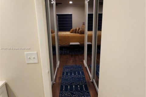 Condo in Plantation, Florida, 1 bedroom  № 1961565 - photo 22