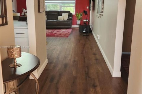 Condo in Plantation, Florida, 1 bedroom  № 1961565 - photo 3