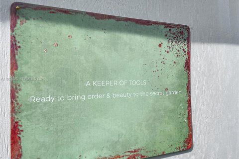 House in Miami, Florida 4 bedrooms, 179.49 sq.m. № 1986539 - photo 18