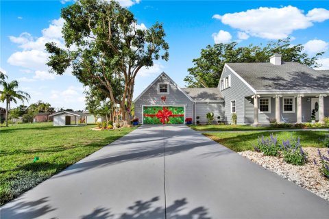 House in Miami, Florida 4 bedrooms, 179.49 sq.m. № 1986539 - photo 10