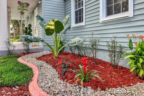 House in Miami, Florida 4 bedrooms, 179.49 sq.m. № 1986539 - photo 14