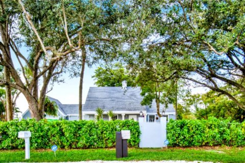 House in Miami, Florida 4 bedrooms, 179.49 sq.m. № 1986539 - photo 11