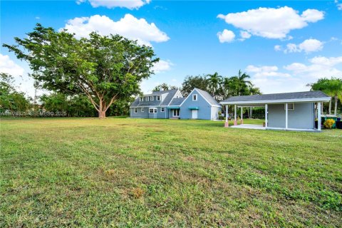 House in Miami, Florida 4 bedrooms, 179.49 sq.m. № 1986539 - photo 19