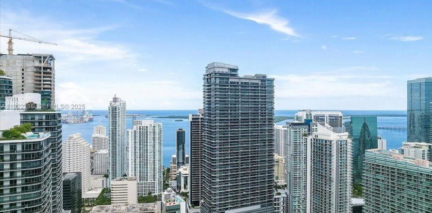 Condo in Miami, Florida, 1 bedroom  № 2076769