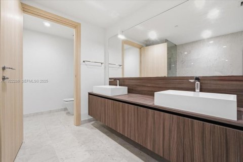 Condo in Miami, Florida, 1 bedroom  № 2076769 - photo 20