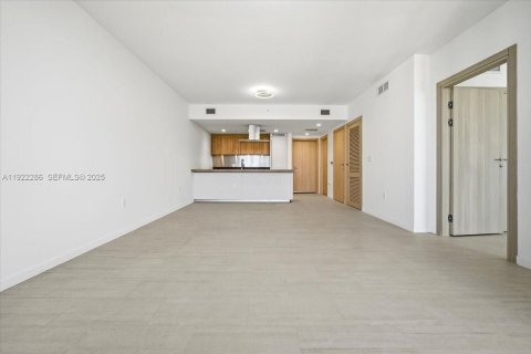 Condo in Miami, Florida, 1 bedroom  № 2076769 - photo 11