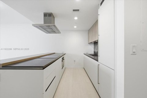Condo in Miami, Florida, 1 bedroom  № 2076769 - photo 3