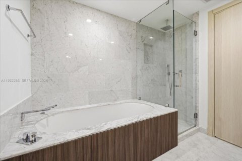 Condo in Miami, Florida, 1 bedroom  № 2076769 - photo 25