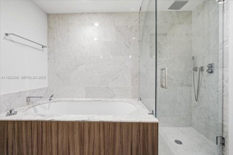 Condo in Miami, Florida, 1 bedroom  № 2076769 - photo 22