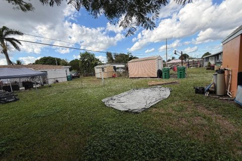 House in Miami Gardens, Florida 4 bedrooms, 111.48 sq.m. № 1974586 - photo 5