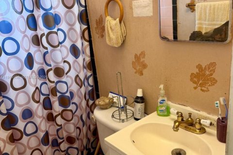 House in Miami Gardens, Florida 4 bedrooms, 111.48 sq.m. № 1974586 - photo 11