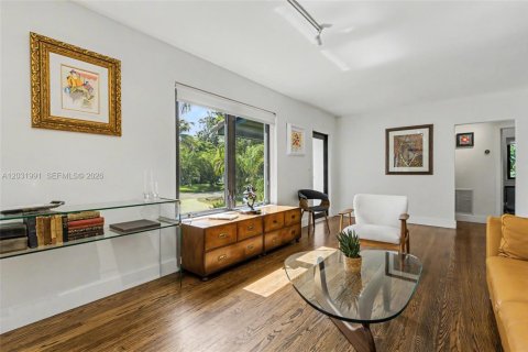 House in Miami Shores, Florida 3 bedrooms, 116.31 sq.m. № 2174113 - photo 7