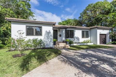 House in Miami Shores, Florida 3 bedrooms, 116.31 sq.m. № 2174113 - photo 2