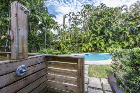 House in Miami Shores, Florida 3 bedrooms, 116.31 sq.m. № 2174113 - photo 26