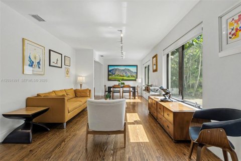 House in Miami Shores, Florida 3 bedrooms, 116.31 sq.m. № 2174113 - photo 6