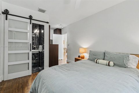 House in Miami Shores, Florida 3 bedrooms, 116.31 sq.m. № 2174113 - photo 18