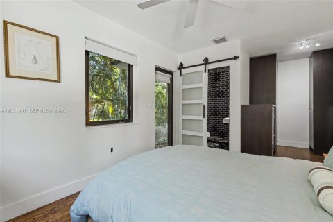 House in Miami Shores, Florida 3 bedrooms, 116.31 sq.m. № 2174113 - photo 17