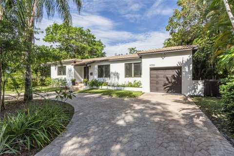 House in Miami Shores, Florida 3 bedrooms, 116.31 sq.m. № 2174113 - photo 3