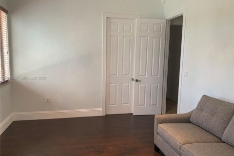 House in Cutler Bay, Florida 5 bedrooms, 438.22 sq.m. № 2004864 - photo 21