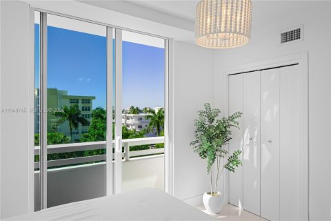 Снять в аренду кондоминиум в Бей-Харбор-Айлендс, Флорида 2 спальни, 112.13м2, № 2004923 - фото 24