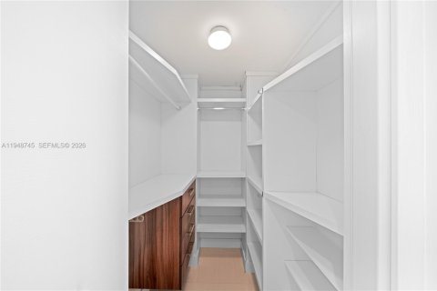 Снять в аренду кондоминиум в Бей-Харбор-Айлендс, Флорида 2 спальни, 112.13м2, № 2004923 - фото 19