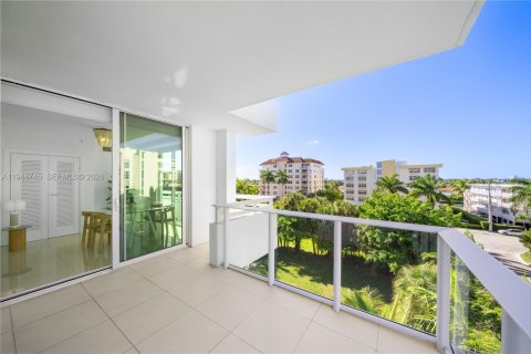 Снять в аренду кондоминиум в Бей-Харбор-Айлендс, Флорида 2 спальни, 112.13м2, № 2004923 - фото 28