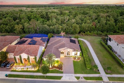 House in Orlando, Florida 4 bedrooms, 282.24 sq.m. № 2094783