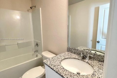 House in Lehigh Acres, Florida 3 bedrooms № 2012633 - photo 8