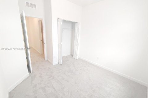 Touwnhouse à louer à Port St. Lucie, Floride: 3 chambres, 151.9 m2 № 2402240 - photo 14