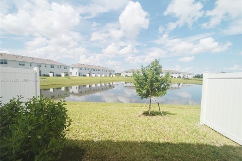 Touwnhouse à louer à Port St. Lucie, Floride: 3 chambres, 151.9 m2 № 2402240 - photo 3