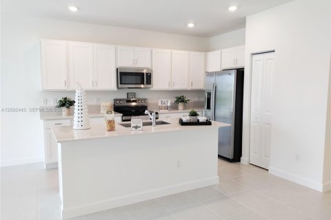Touwnhouse à louer à Port St. Lucie, Floride: 3 chambres, 151.9 m2 № 2402240 - photo 4