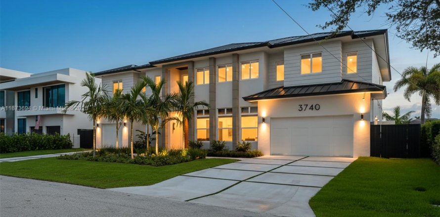 House in Lighthouse Point, Florida 5 bedrooms, 509.75 sq.m. № 1979961