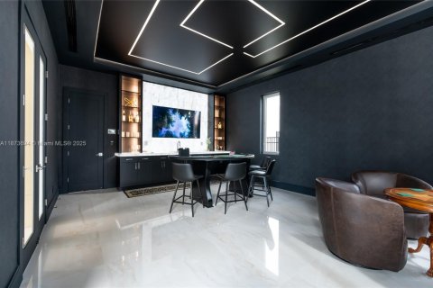 House in Lighthouse Point, Florida 5 bedrooms, 509.75 sq.m. № 1979961 - photo 16