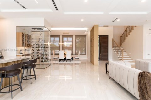 House in Lighthouse Point, Florida 5 bedrooms, 509.75 sq.m. № 1979961 - photo 7