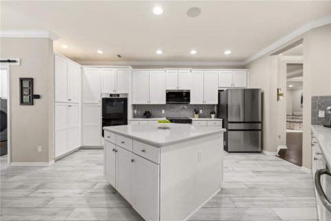 House in Winter Garden, Florida 4 bedrooms, 258.27 sq.m. № 1875850 - photo 18