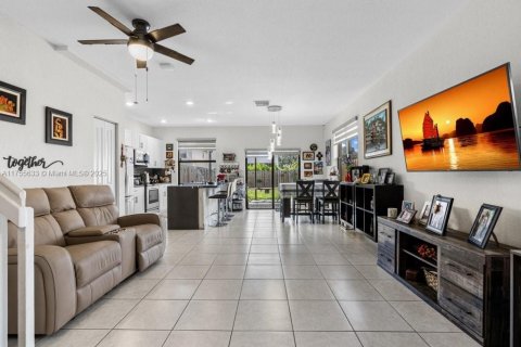 Townhouse in Homestead, Florida 3 bedrooms, 140.65 sq.m. № 1501960 - photo 3