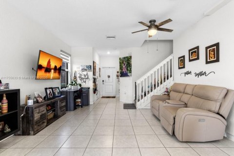 Townhouse in Homestead, Florida 3 bedrooms, 140.65 sq.m. № 1501960 - photo 6
