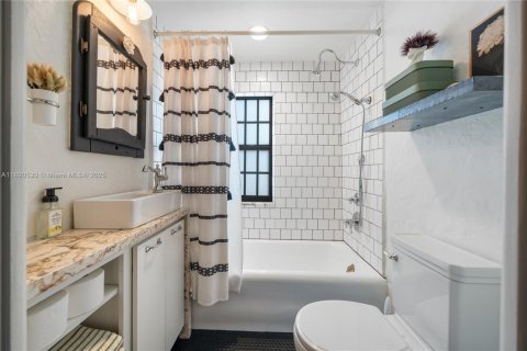 Купить виллу или дом в Майами, Флорида 3 спальни, 206.15м2, № 1948254 - фото 28